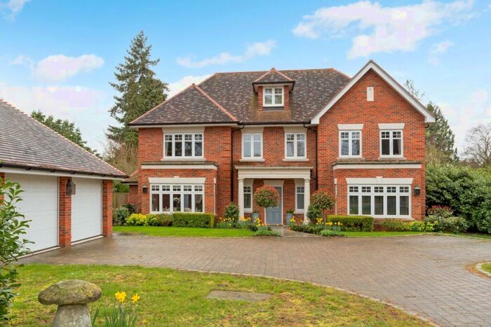 6 Bedroom Detached House To Rent In Tilford Road Farnham, GU9