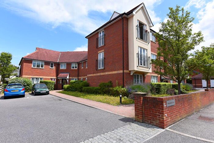 2 Bedroom Apartment To Rent In Woodside Court, Farnborough, GU14