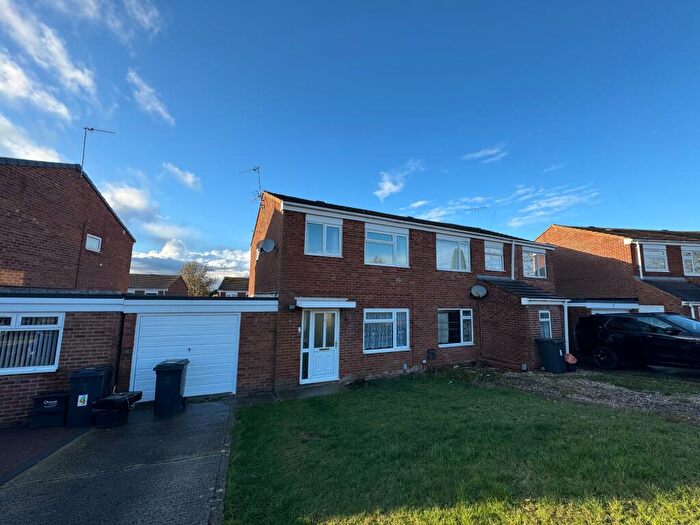 3 Bedroom Semi Detached House To Rent In Icomb Close, Toothill, Swindon, SN5