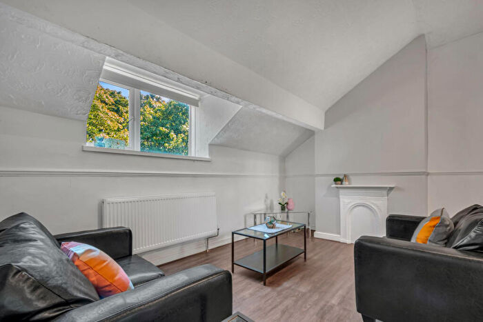 2 Bedroom House To Rent In Hyde Park Road, Leeds, LS6