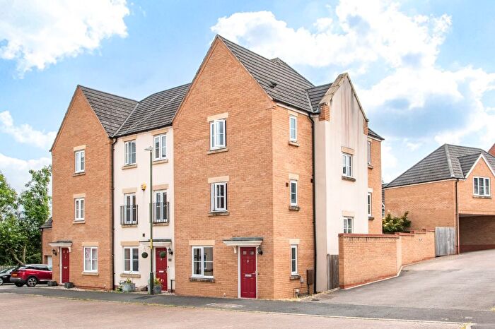 5 Bedroom Detached House To Rent In Dixon Close, Enfield, Redditch, Worcestershire, B97
