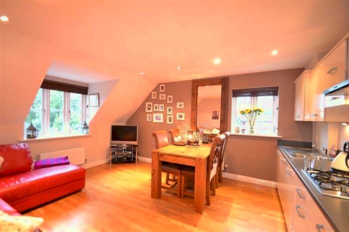 2 Bedroom Flat To Rent In Pullman Place, Merstham, Surrey RH1