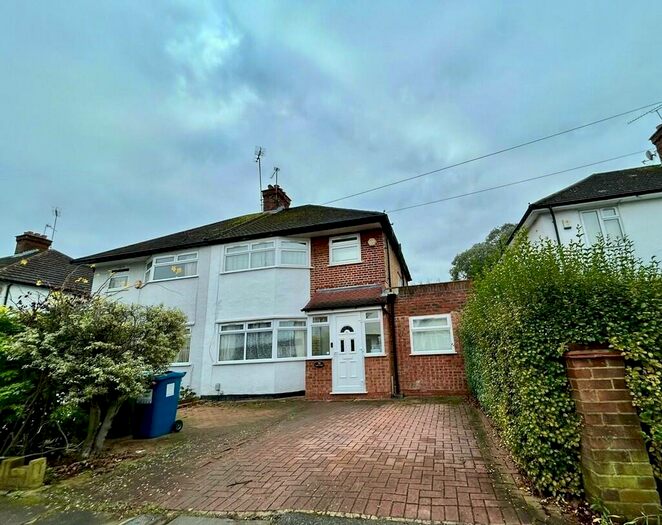 4 Bedroom Semi-Detached House To Rent In Eastern Avenue, Pinner, HA5