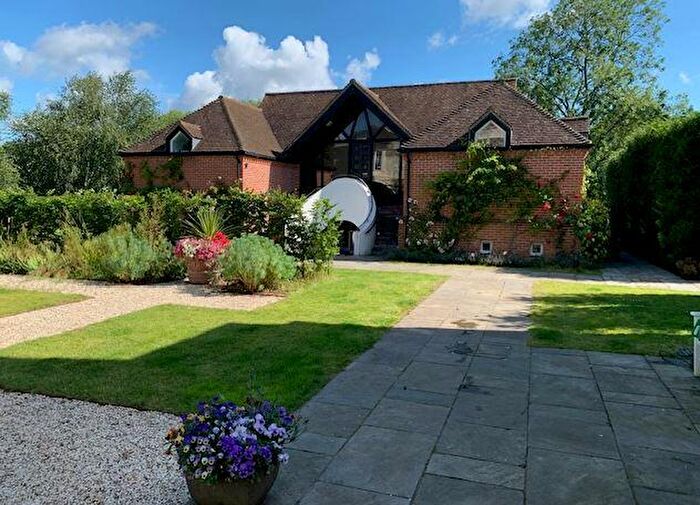 4 Bedroom Detached House To Rent In The Stables Hurst, RG10