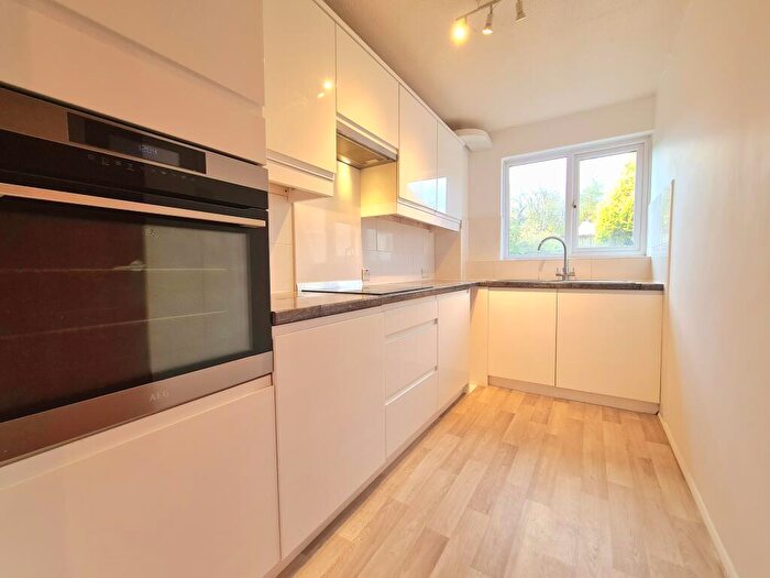 1 Bedroom Flat To Rent In Taylor Close, Orpington, BR6