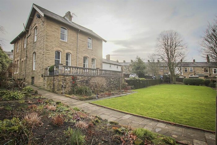 5 Bedroom Semi-Detached House For Sale In The Park, Colne BB8
