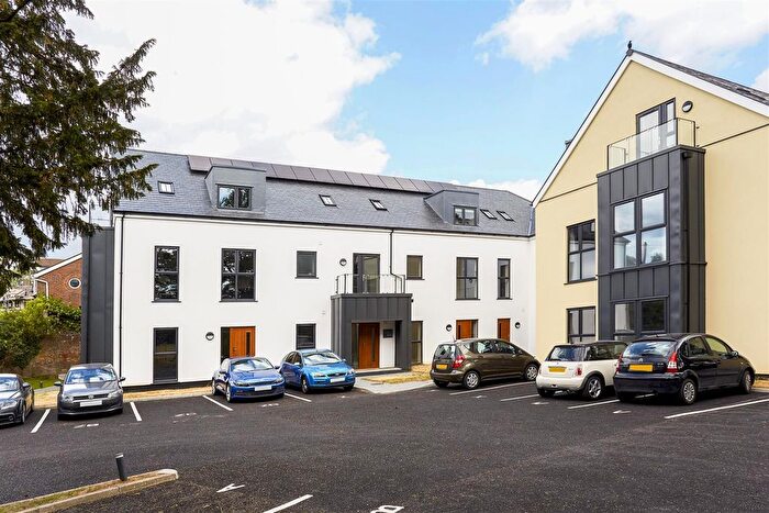 1 Bedroom Flat For Sale In Vine Court, Dorking, RH4
