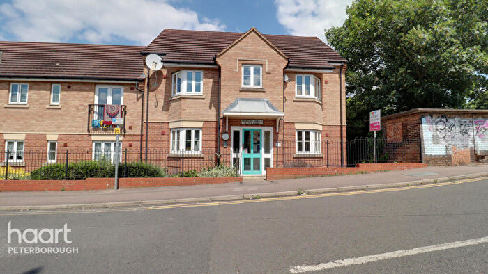 1 Bedroom Flat For Sale In Queens Walk, Peterborough, PE2
