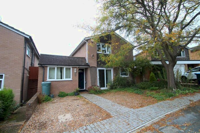 4 Bedroom Detached House To Rent In Bulbourne Close, Hemel Hempstead HP1