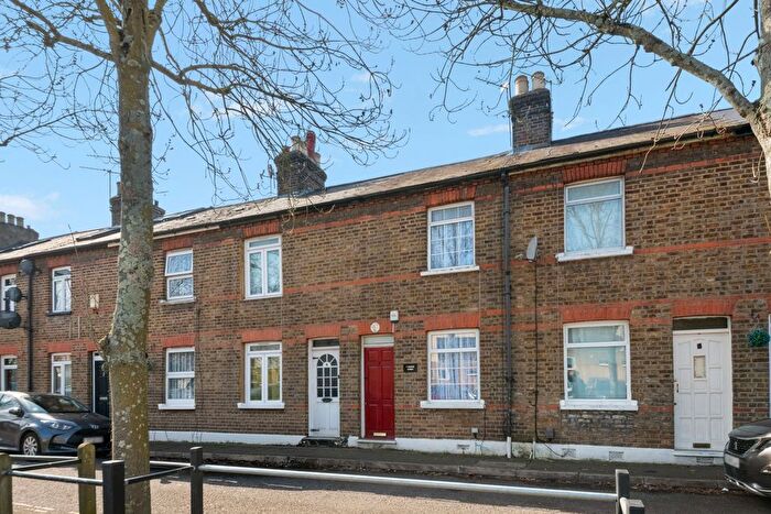 2 Bedroom Terraced House For Sale In George Street, Hanwell, W7