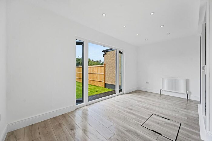 4 Bedroom Terraced House For Sale In Esher Avenue, Cheam, SM3