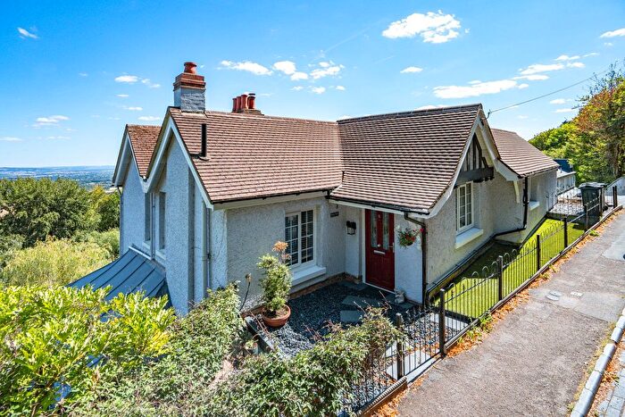 3 Bedroom Flat For Sale In Wyche Road, Malvern, Worcestershire, WR14