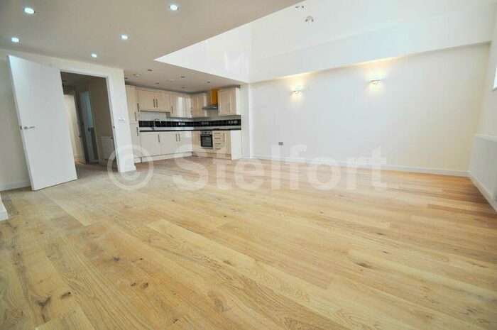 2 Bedroom Apartment To Rent In Holloway Road, London, N7