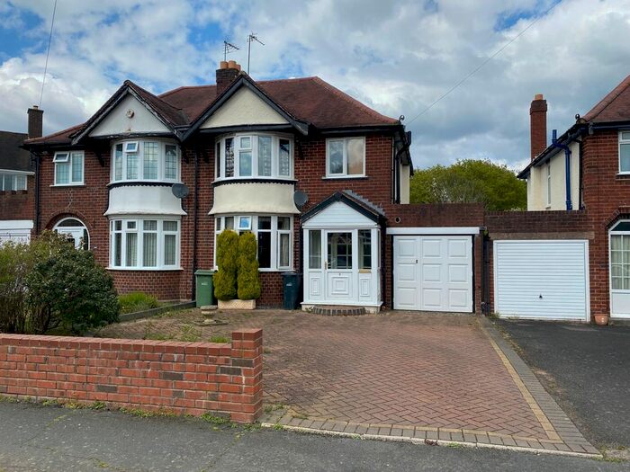 3 Bedroom Semi-Detached House For Sale In Causey Farm Road, Halesowen, B63