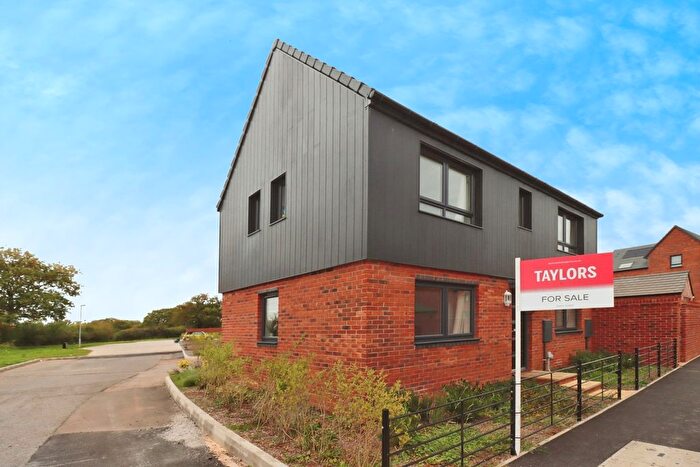 3 Bedroom Detached House For Sale In Hutchinson Road, Yate, Bristol, Gloucestershire, BS37