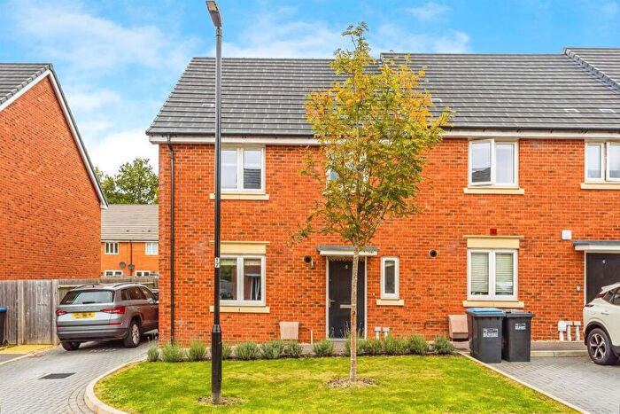 3 Bedroom End Of Terrace House For Sale In Woodfox Way, Haywards Heath, RH16