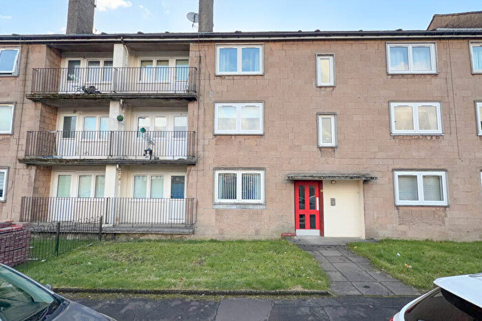 2 Bedroom Flat For Sale In New Street, Duntocher, G81