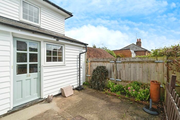 3 Bedroom Semi-Detached House For Sale In Middle Road, Leatherhead, Surrey, KT22