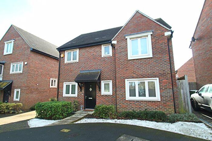 4 Bedroom Detached House To Rent In Bond Close, Welling, DA16