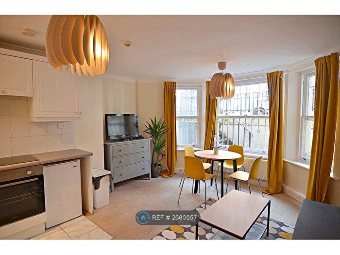 1 Bedroom Flat To Rent In Holland Park Gardens, London, W14