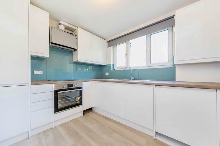 3 Bedroom Flat To Rent In Barrowgate Road, London, W4