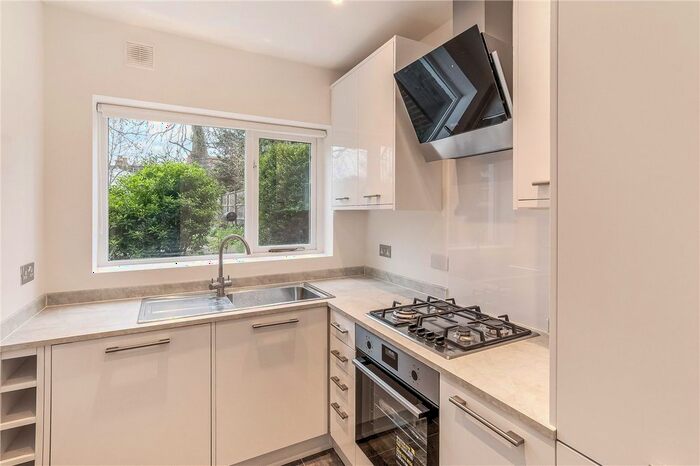 2 Bedroom Maisonette To Rent In East Dulwich Road, London, SE22