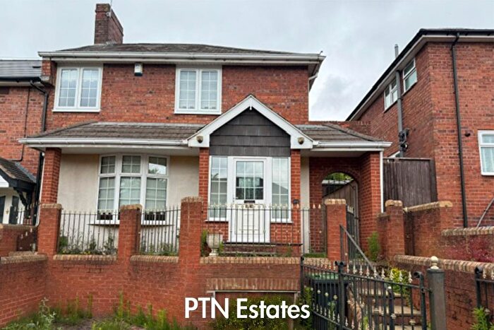 2 Bedroom End Of Terrace House To Rent In Brookdale, Dudley, DY3