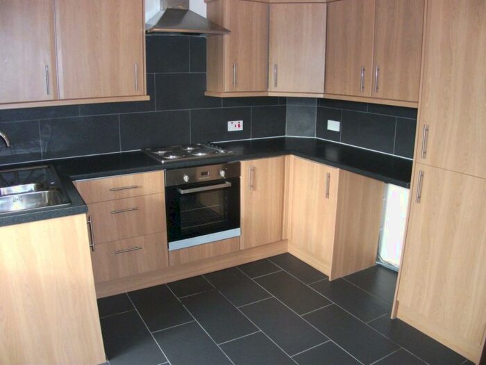 2 Bedroom Apartment To Rent In Spark Lane, Mapplewell, S75
