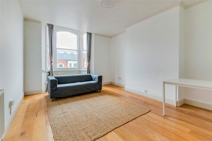 1 Bedroom Flat To Rent In Ormiston Grove, London, W12
