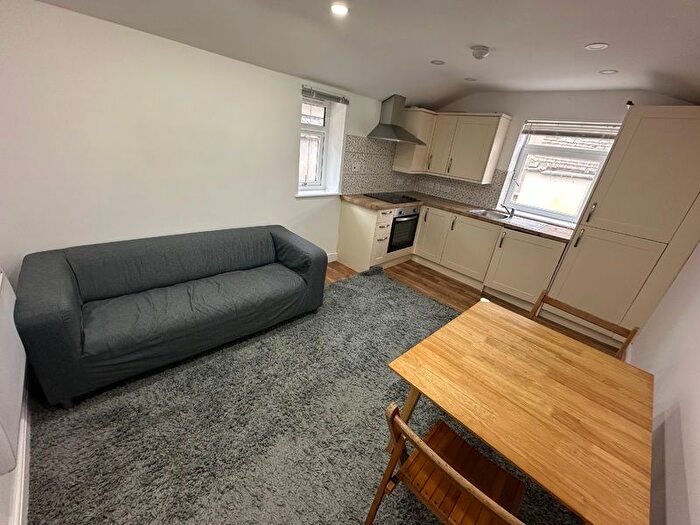 1 Bedroom Flat To Rent In Clifton Street, CF24