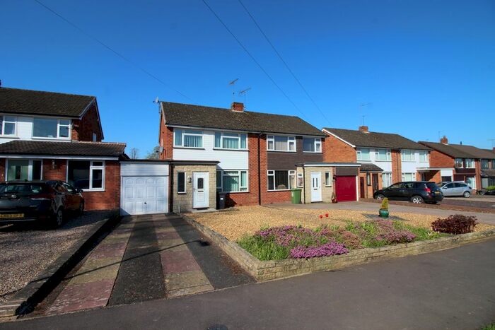 3 Bedroom Terraced House For Sale In Crestwood Avenue, Kidderminster, DY11