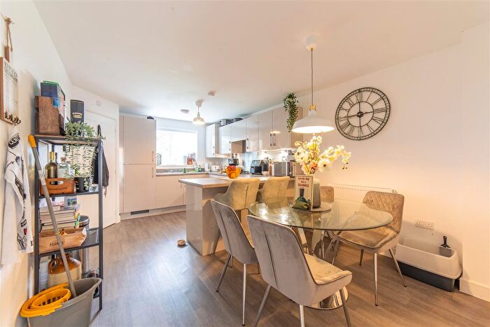 3 Bedroom Town House For Sale In Rhodfa'r Hebog, Pontrhydyrun, Cwmbran, NP44