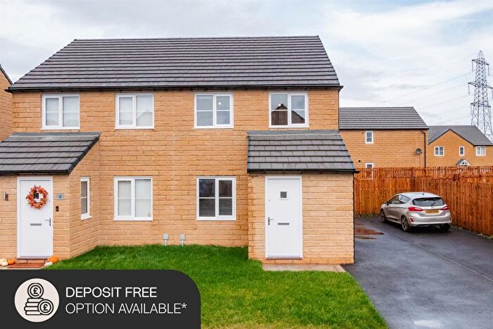 3 Bedroom Semi-Detached House To Rent In Carrwood Park, Bradford, BD4