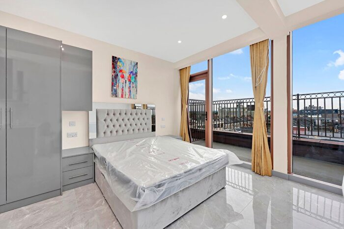 Studio To Rent In Cranbrook Road, Ilford, IG1