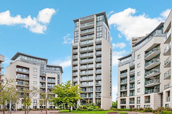 2 Bedroom Flat For Sale In Pump House Crescent, Brentford, TW8