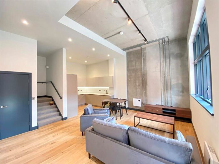 3 Bedroom Apartment To Rent In New Cross Central, Addington Street, Manchester, M4