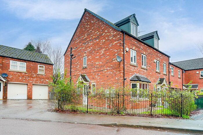 4 Bedroom End Terrace House For Sale In Betts Avenue, Hucknall, NG15