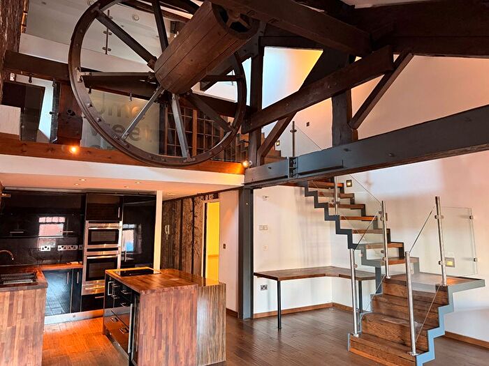 2 Bedroom Flat To Rent In The Warehouse, Victoria Quays, Wharf Street, Sheffield, S2