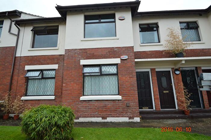 2 Bedroom Flat To Rent In St Albans Terrace, Waterloo Road, Cheetham Hill, M8