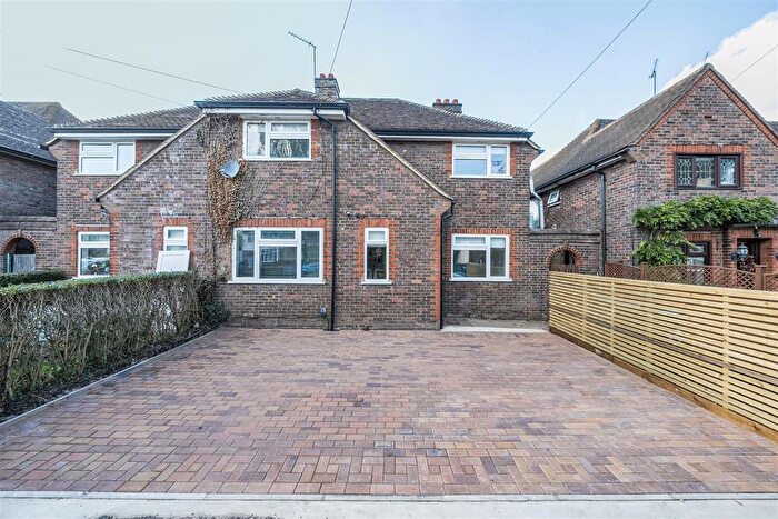 Studio To Rent In Hopkins Crescent, Sandridge, AL4