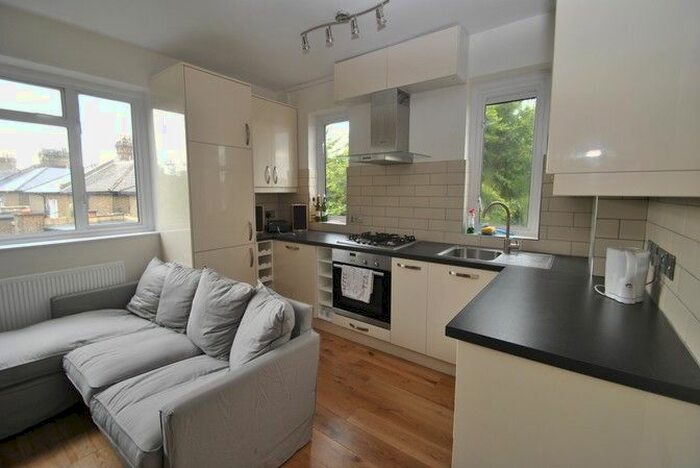 1 Bedroom Flat To Rent In Coronation Court, Brewster Gardens, Ladbroke Grove, W10