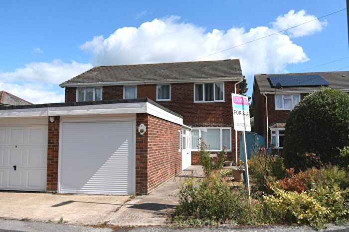 3 Bedroom Semi-Detached House For Sale In Carlton Way, Gosport, PO12