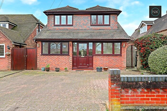3 Bedroom Detached House For Sale In Morgan Crescent, Theydon Bois, Epping, Essex, CM16