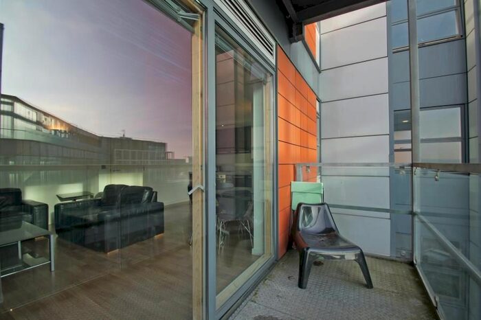 2 Bedroom Flat To Rent In West Point, Wellington Street, LS1