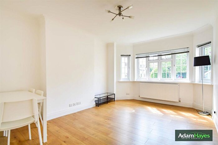 2 Bedroom Apartment To Rent In Etchingham Park Road, Finchley Central, N3