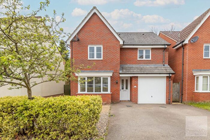 4 Bedroom Semi-Detached House To Rent In Blyths Wood Avenue, Costessey, NR8