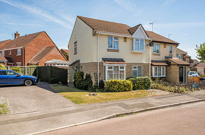 4 Bedroom Semi-Detached House For Sale In Delamere Drive, Stratton St Margaret, Swindon, SN3
