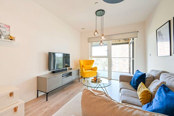 1 Bedroom Flat For Sale In Shipbuilding Way, Upton Park, London, E13