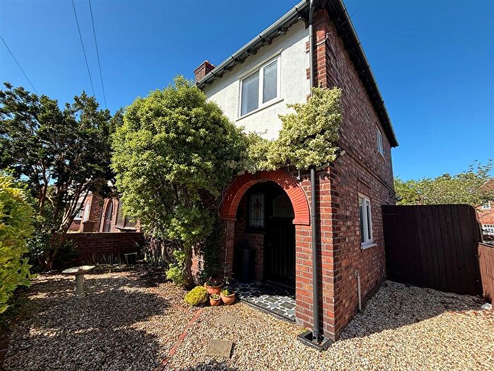 3 Bedroom Property To Rent In Cedar Grove, Waterloo, Liverpool, L22