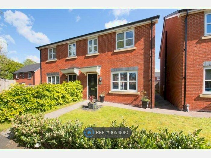 3 Bedroom Maisonette To Rent In Laurus Mews, Wigan, WN5